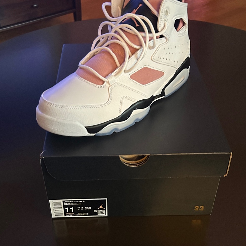 Nike White and Pink Sneakersmens Jordan Nike sneakers